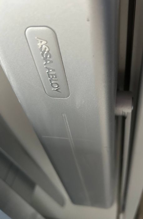 Drzwi ogniowe Mercor z samozamykaczem