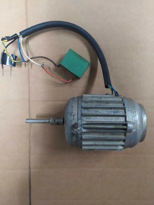 Silnik 0,75 kW 1375 obr/min, stopy, 380V