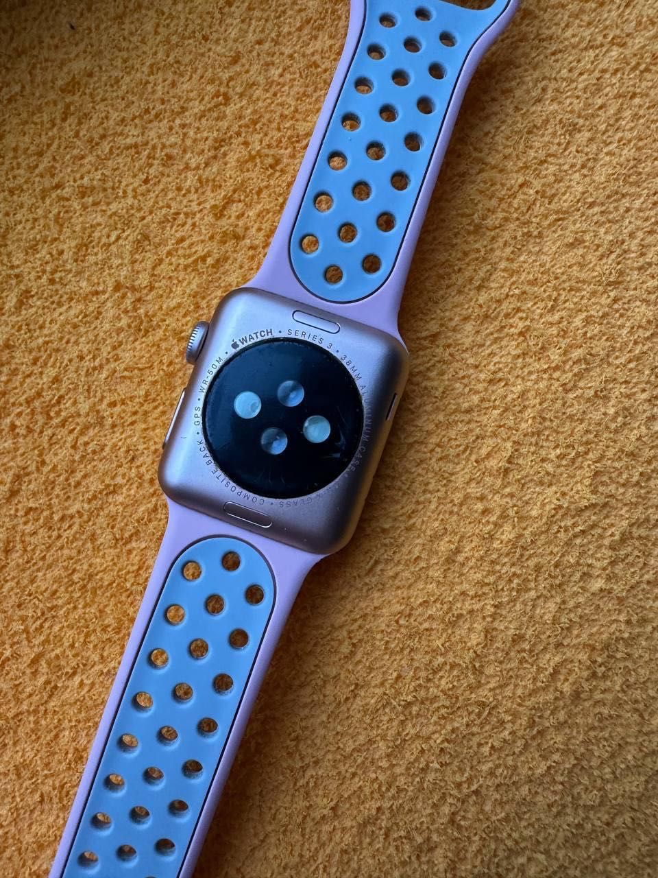 Apple Watch Series 3 38 мм (GPS, A1858),  зарядка + 2 ремінці