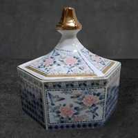 Stara japońska, porcelanowa bomboniera na łakocie