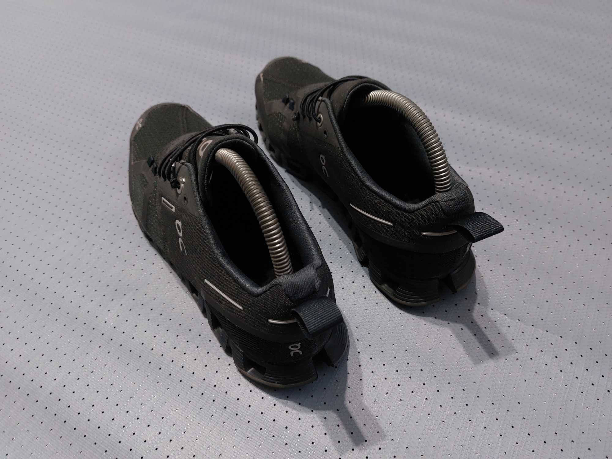 Кроссовки беговые On Running Waterproof
