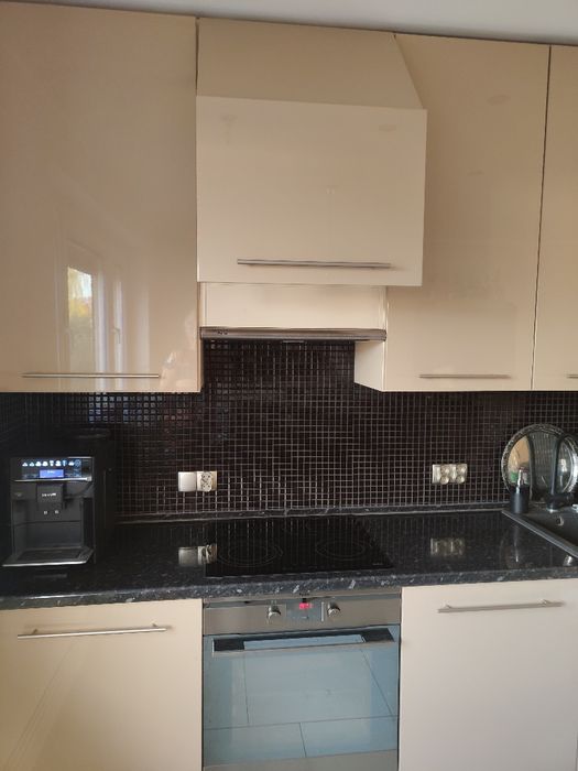 Kuchnia meble 220/ 230 cm + wyspa 75 cm , wys. 250 cm