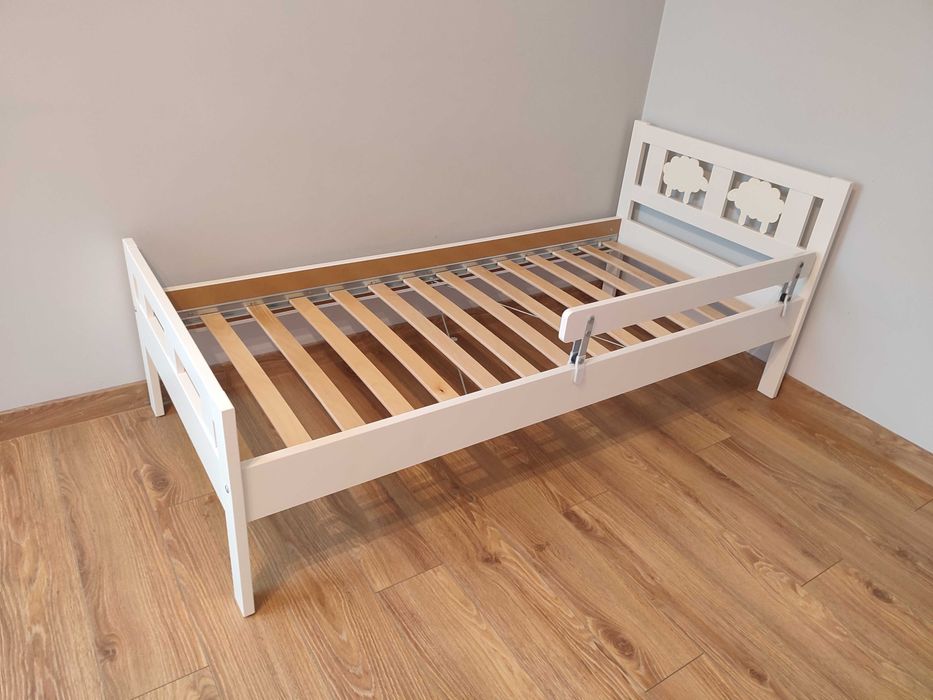 Łóżko dziecięce IKEA KRITTER z barierką + materac i dywanik gratis