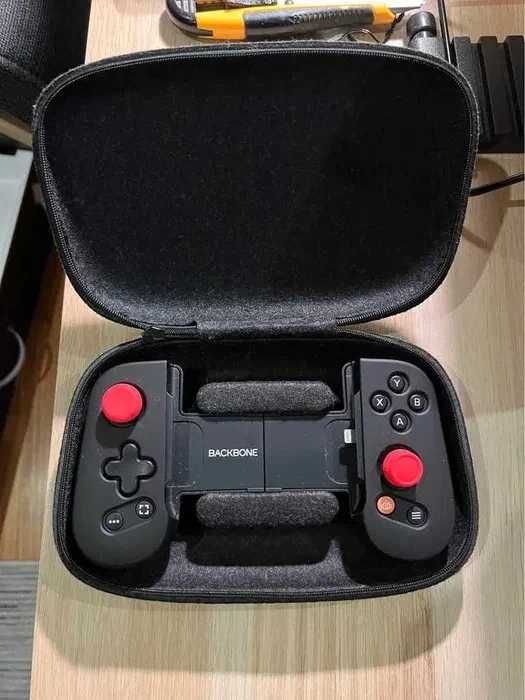 Backbone One oara iPhone Lighting com Bolsa, Grips e Capa