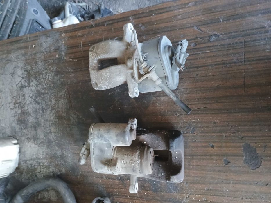 Zacisk Hamulcowy Tył Elektryczny TRW Lewy lub Prawy VW Passat B6 itp.