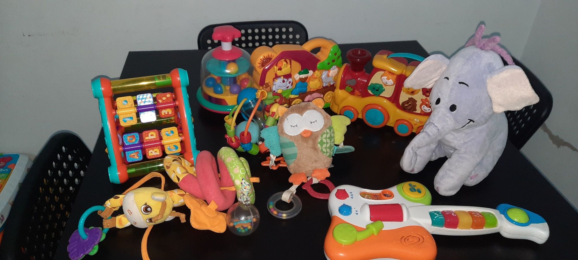 Vários brinquedos para criança