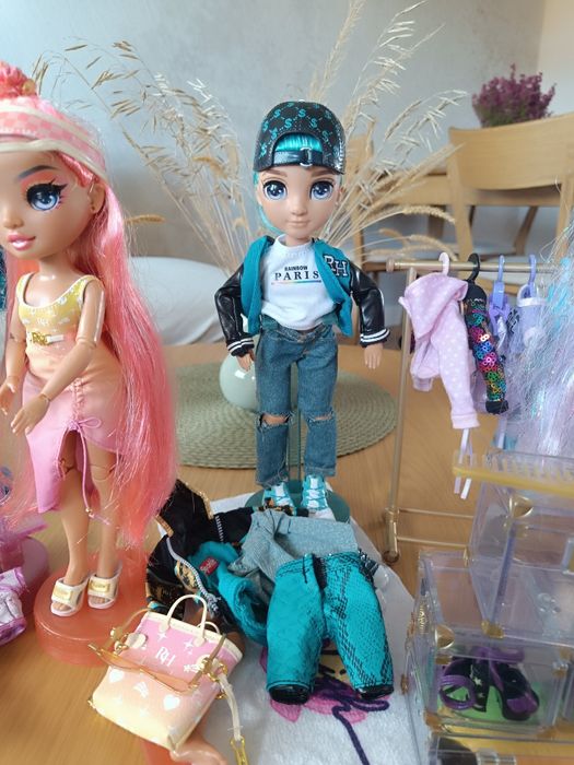 Rainbow High zestaw 4 lalek plus garderoba