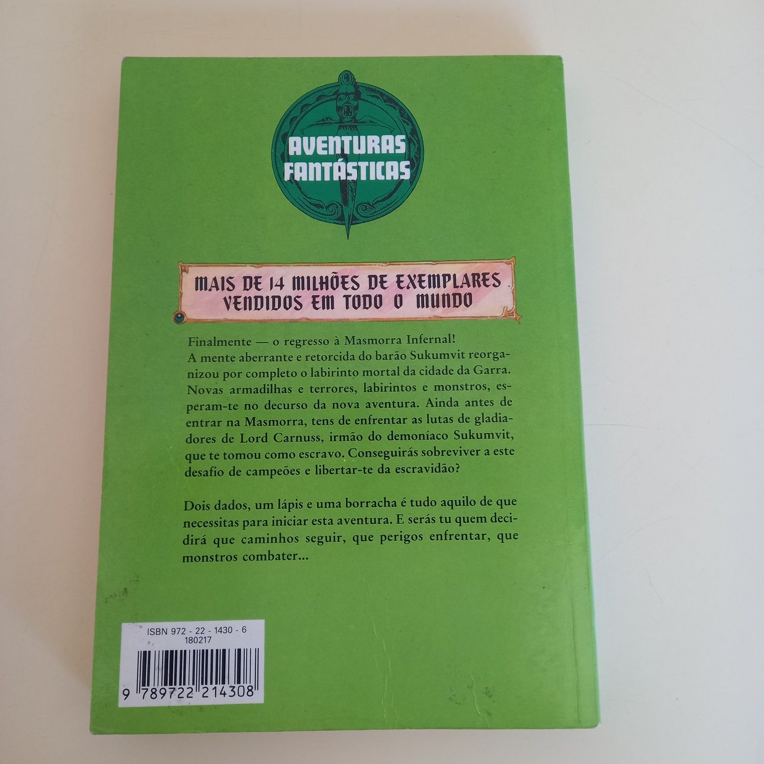 Livro de jogos e aventuras