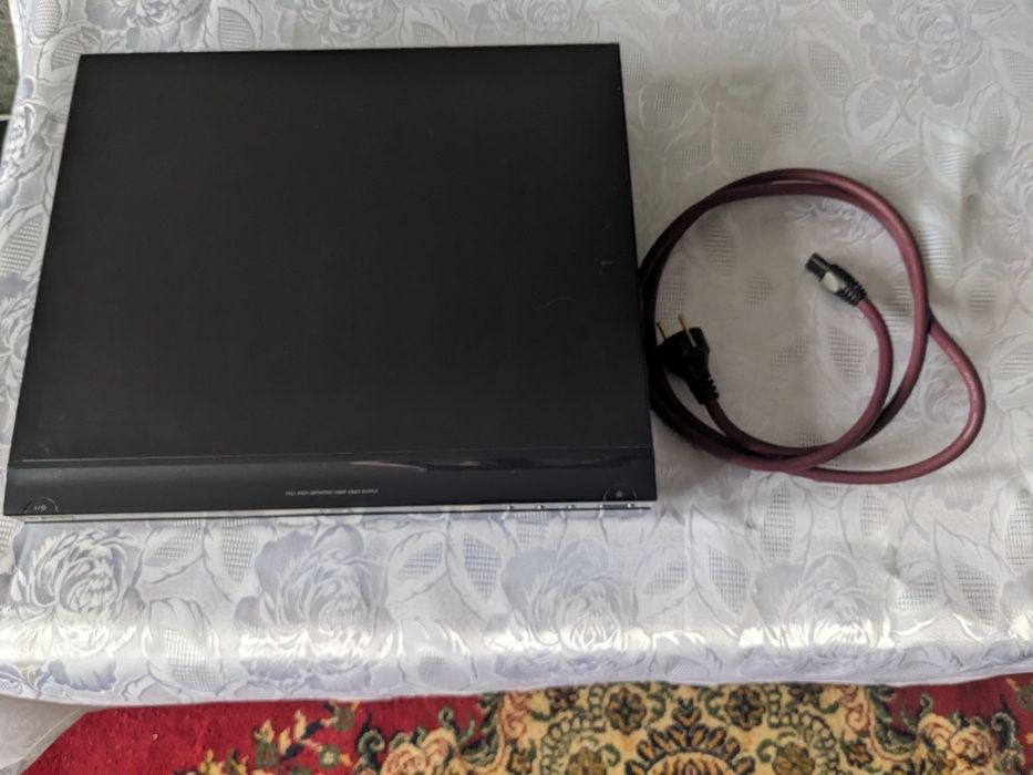 Продам оригинальный DVD плеер Sony