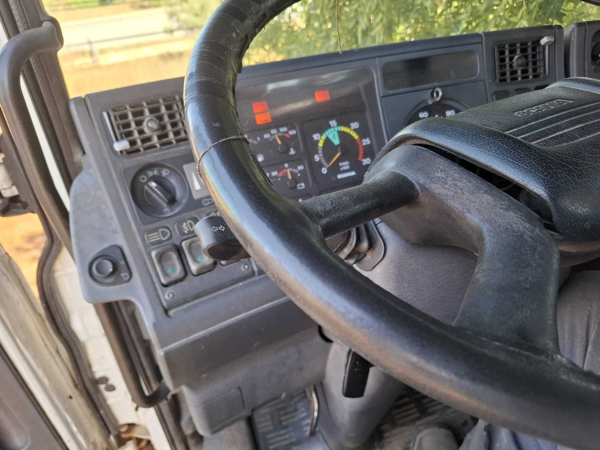 Camião Scania 124L 360