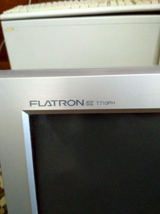 Монитор LG FLATRON 17"