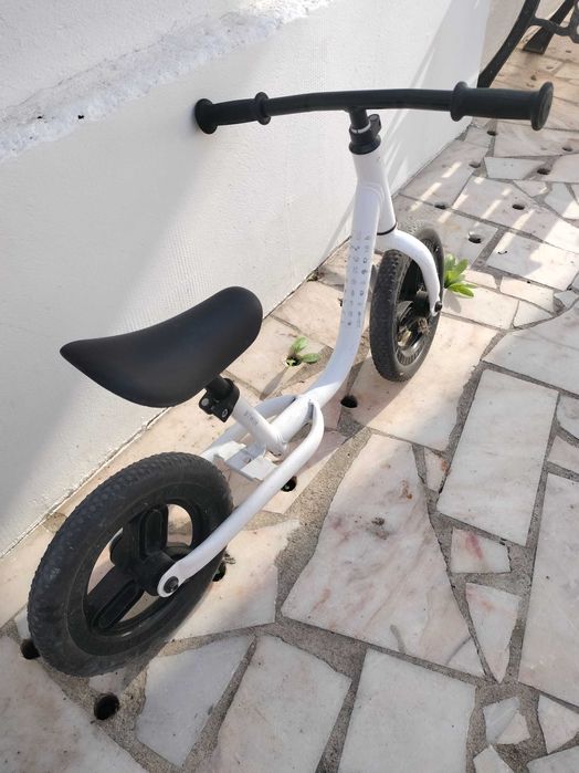Bicicleta de equilíbrio criança