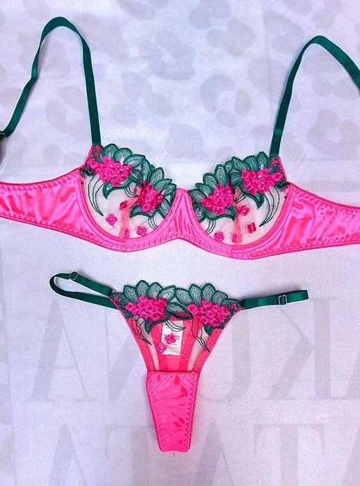 elegancka prześwitująca haftowana bielizna erotyczna fiszbiny S