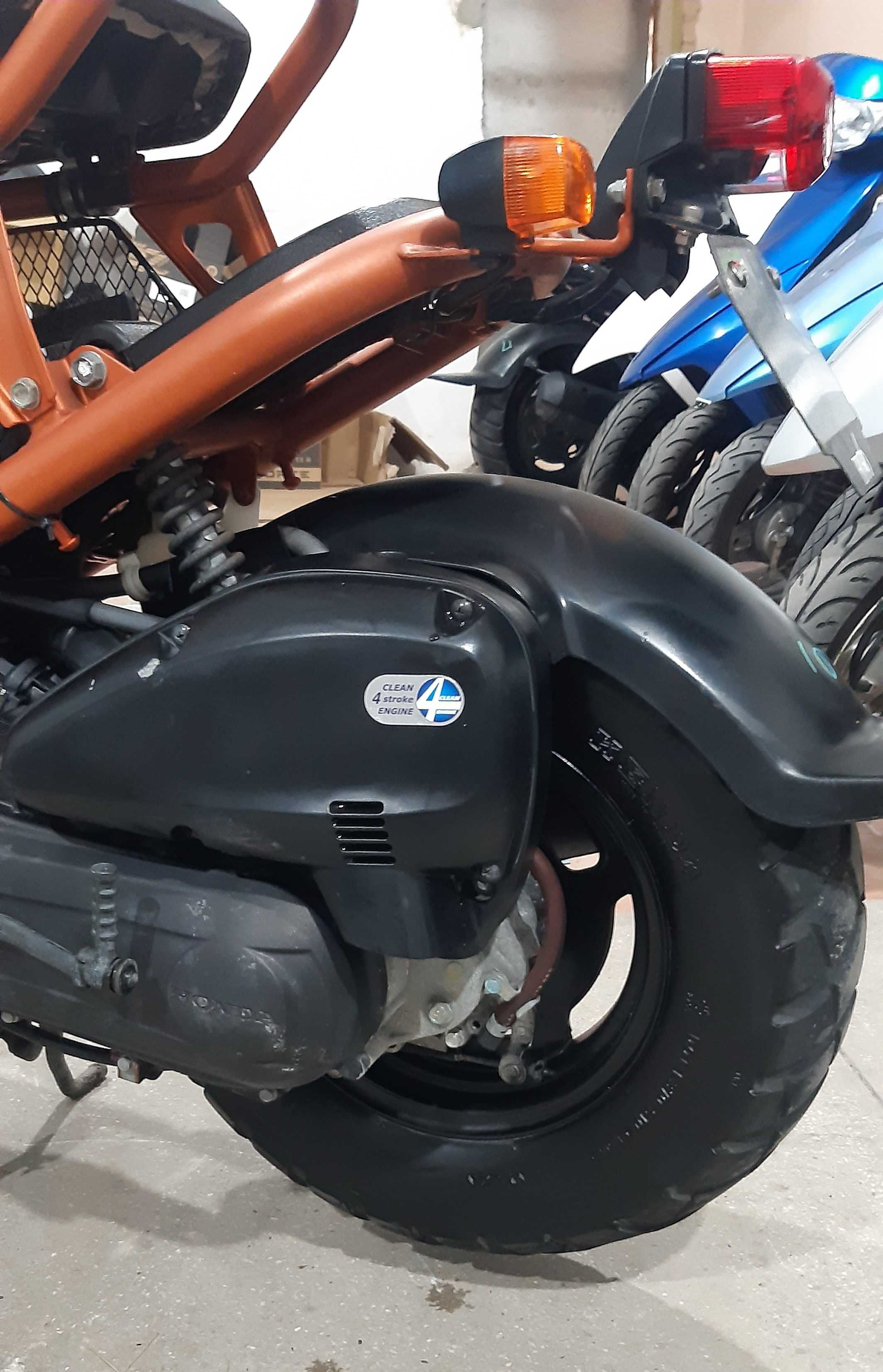 Скутер Honda ZOOMER