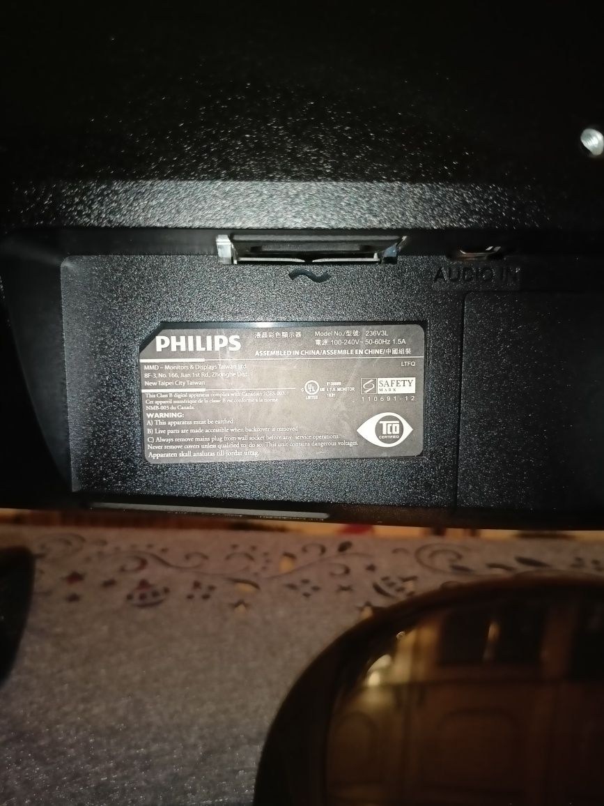 Monitor 22 całe.
