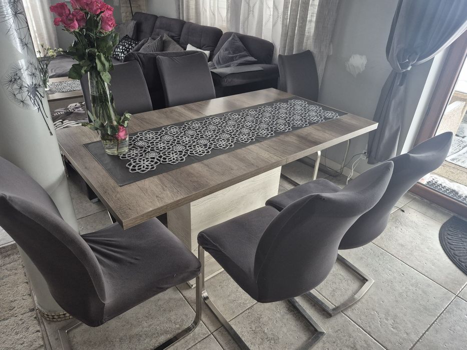 Meble do salonu , stół z krzesłami
