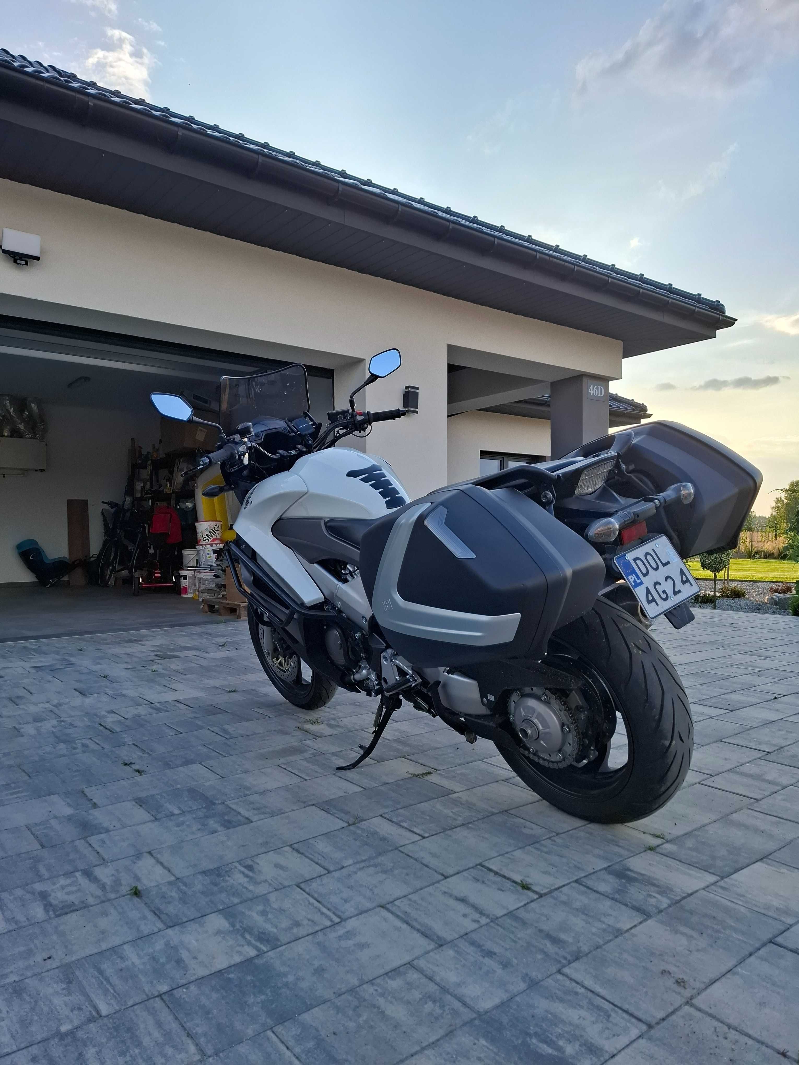 Piekna honda vfr