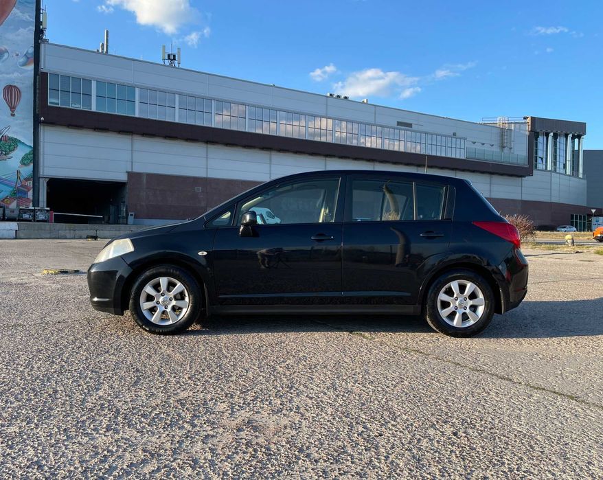 Продам Nissan Tiida 1.6/єдиний власник/повна історія обслуговування