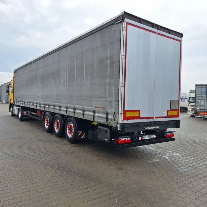 Schwarzmuller S1 J-Serie  Schwarzmuller 2016r**Unoszony dach**Stan BDB