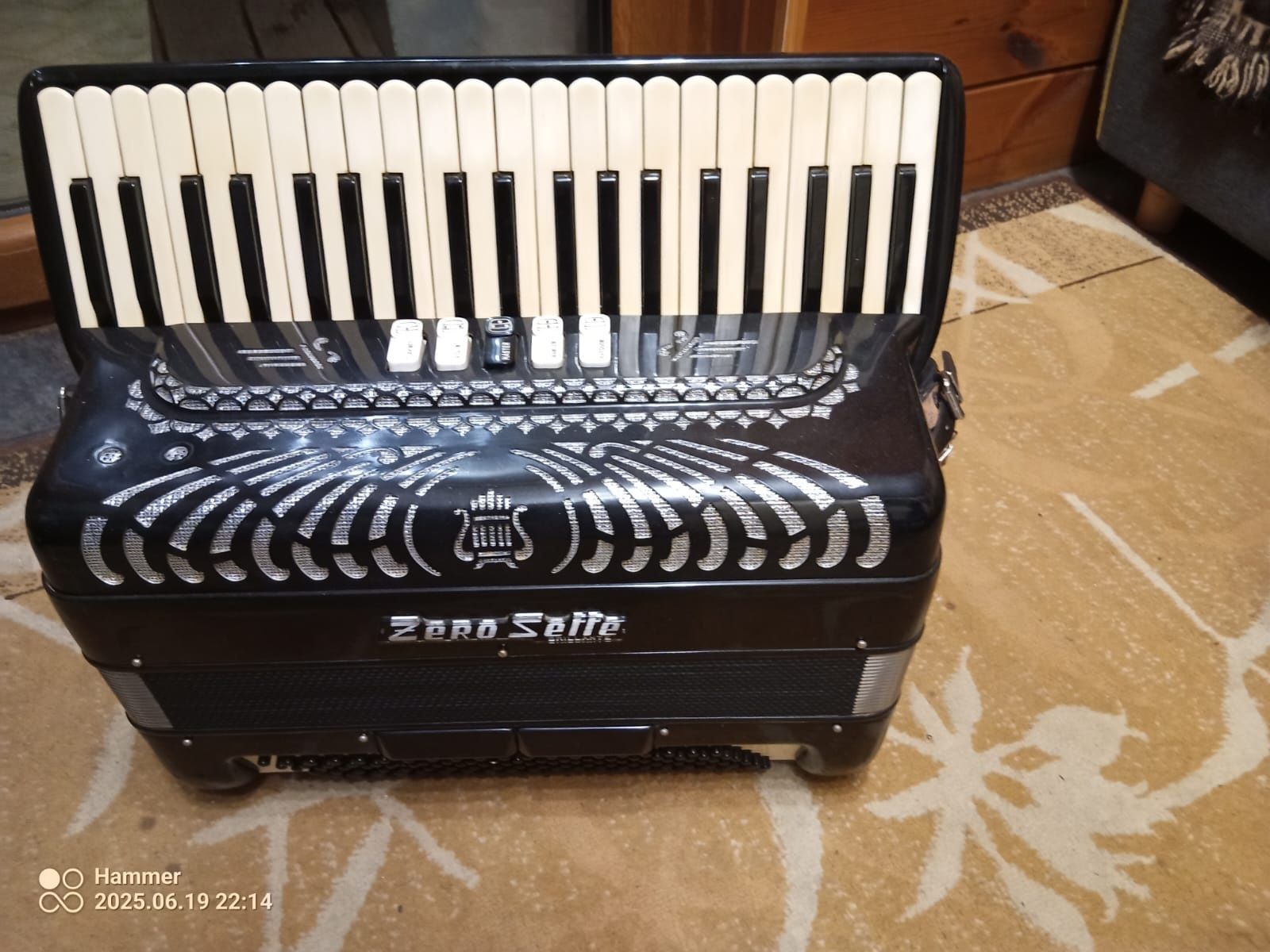 Akordeon ZERO SETTE B16