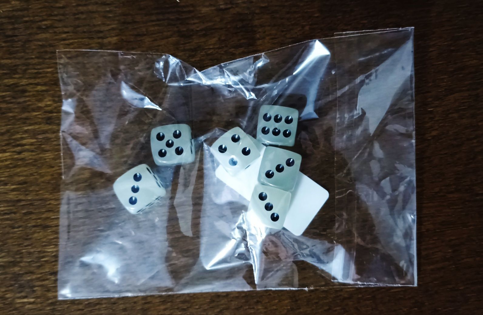 Продам новые кубики / кости, 6 шт., 14 мм.