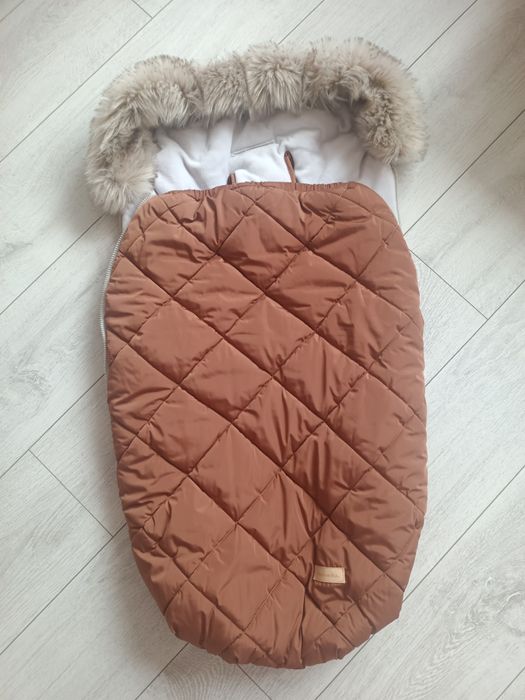 Śpiworek zimowy do wózka z mufką miedziany