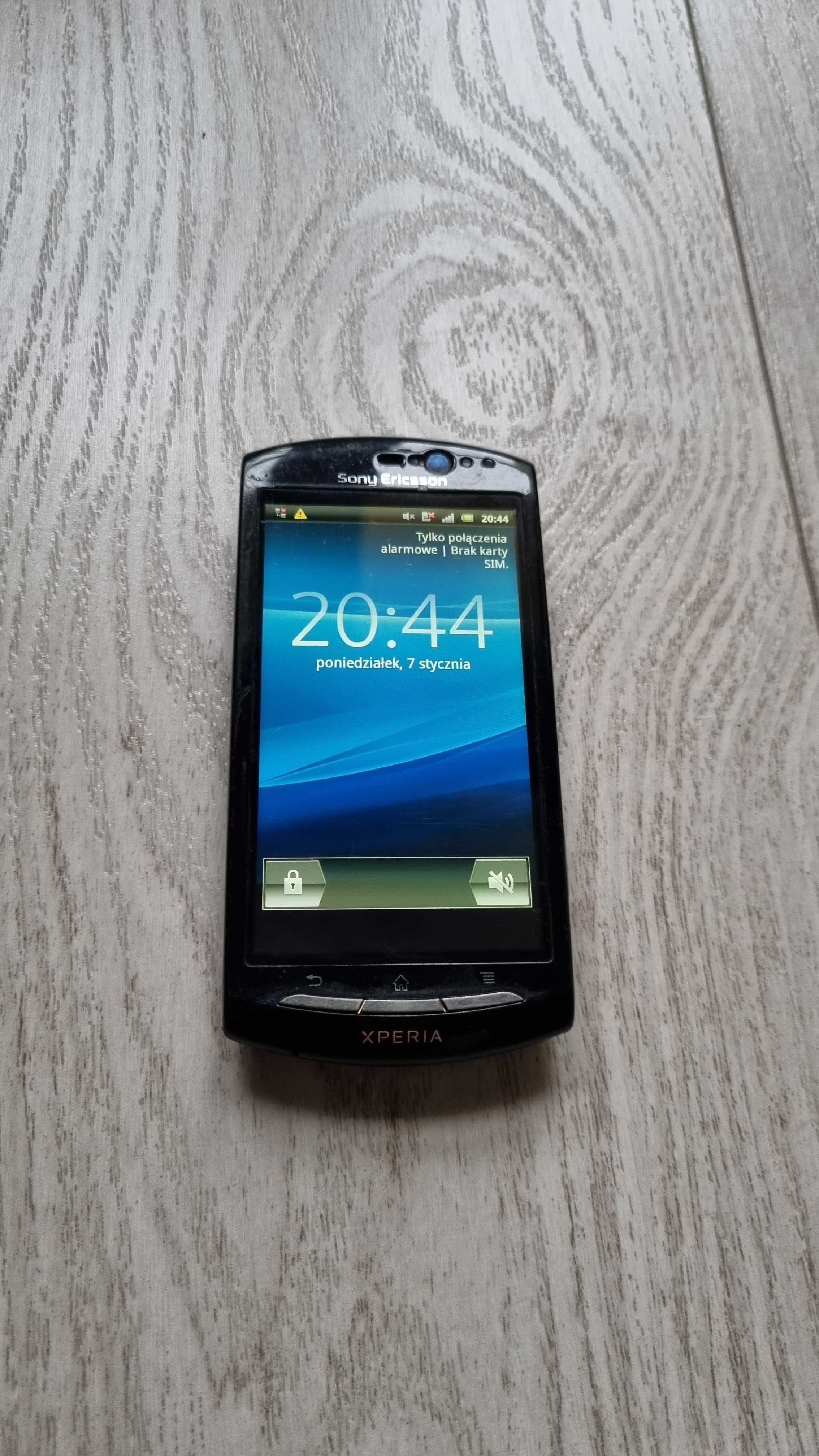 Sony ericsson XPERIA NEO V + nowa ładowarka + kabel - pudełko