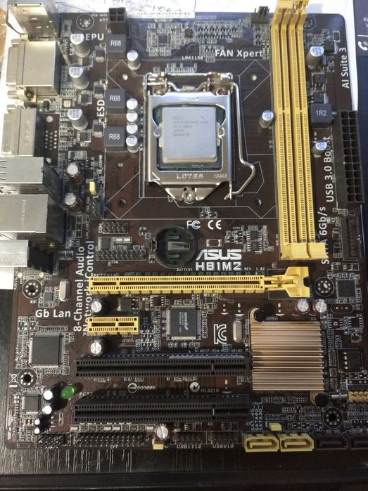 Материнська плата Аsus H81M2