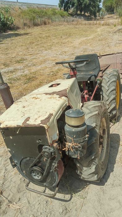 Trator articulado tração ás 4 Pasqual 21cv