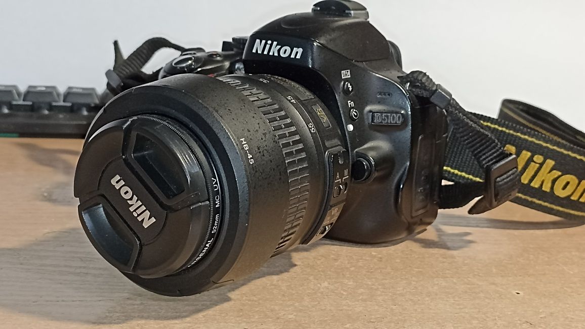 Nikon d5100 + обєктив+бленда + флешка