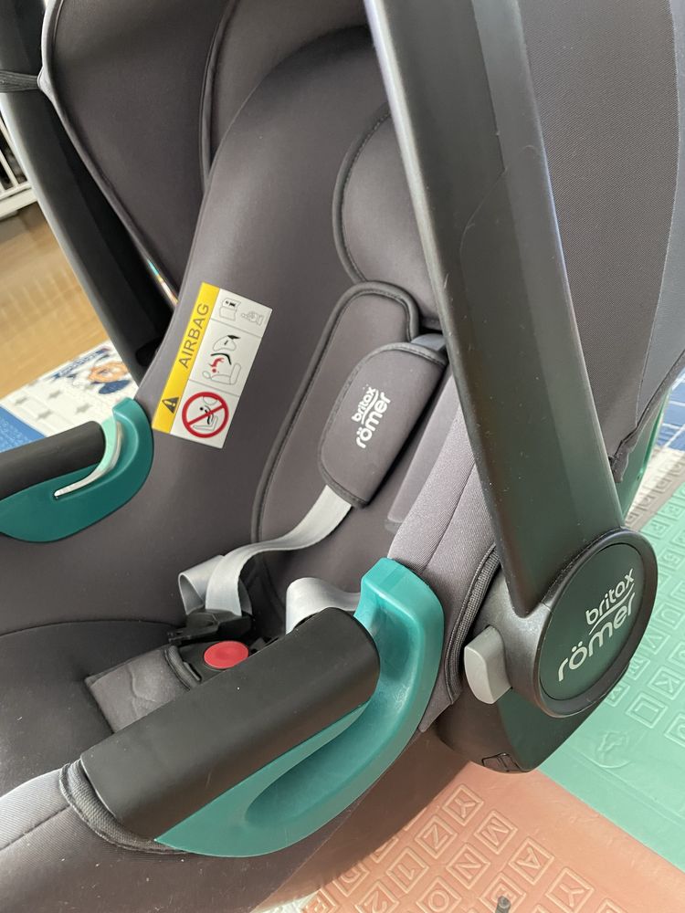 Автокрісло автолюлька Britax Römer BABY-SAFE3 i-SIZE (Midnight Grey)