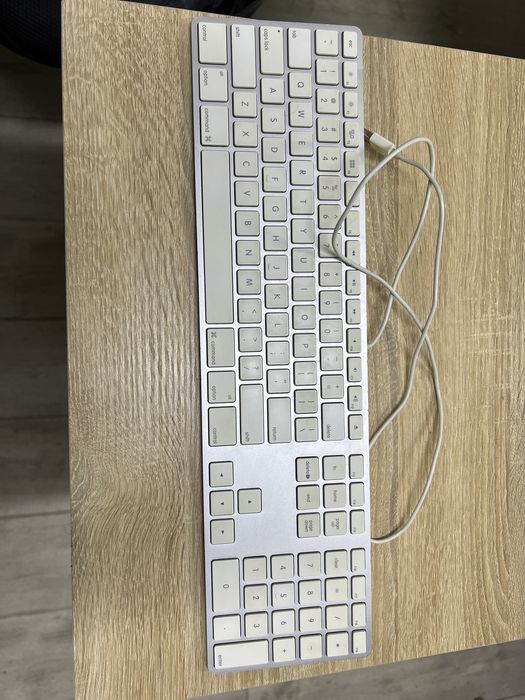 Клавіатура Apple Model A1243