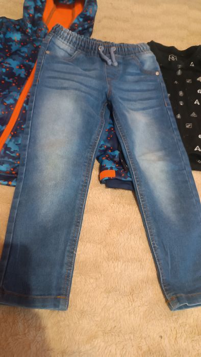 Ubrania dla chłopca, rozmiar 104.