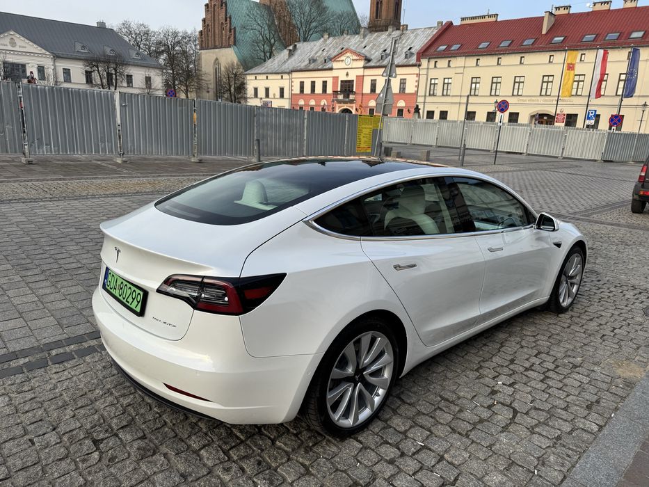 Tasla Model 3 long range BOOST