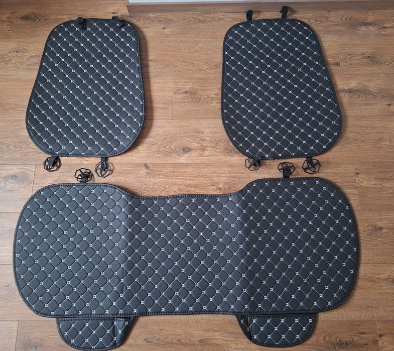 Pokrowiec na tylną kanapę samochodu