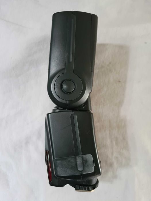 спалах yongnuo 560