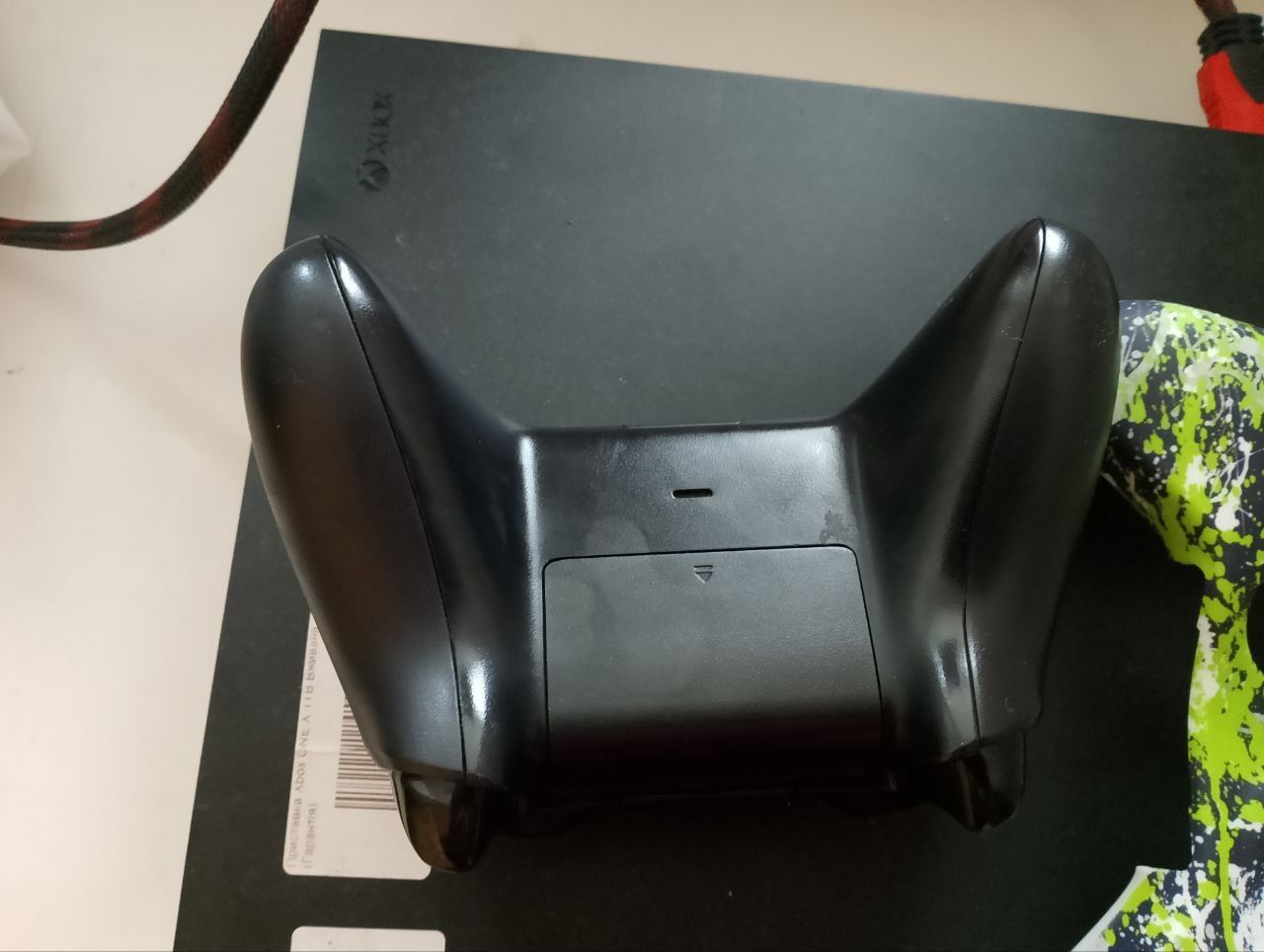 Xbox One X 1 TB + подарок