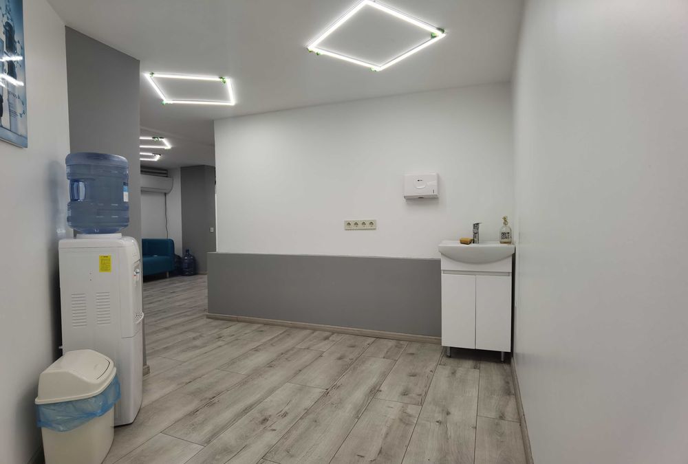 Отличный офис 23 кв.м. с кондиционером и панорамным видом на Позняках!