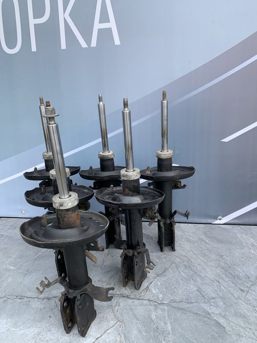 Передні стойки сценік 3, меган 3, амортизатор передній сценік3