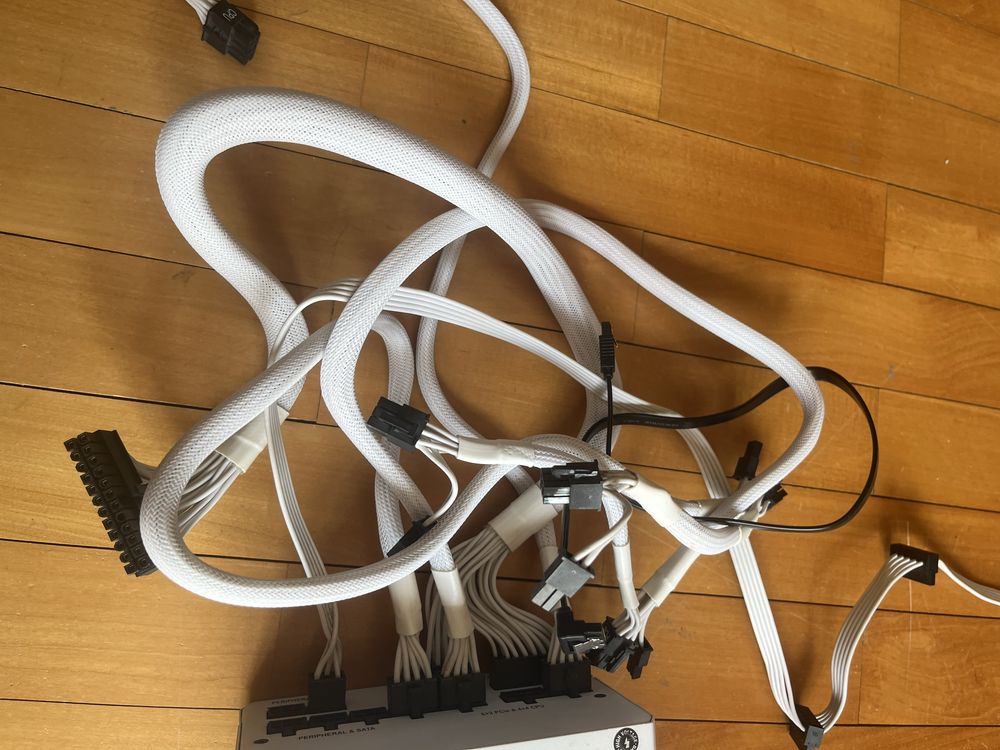 Corsair RM750X 750W - Fonte Alimentação Branca