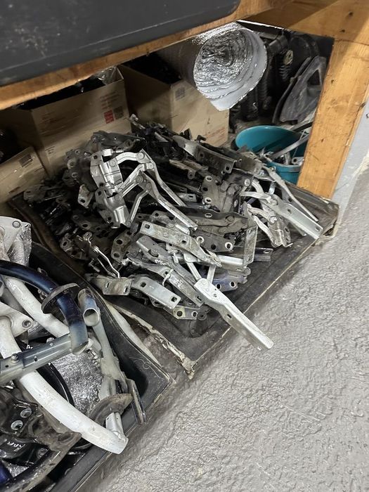 Петлі дверей Passat B6, B7, CC, Golf 5, Octavia A5, Touran, Caddy