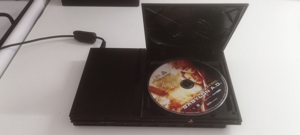 Ps2 Slim usada só cabo de alimentação 
Veio de um recheio de uma gara