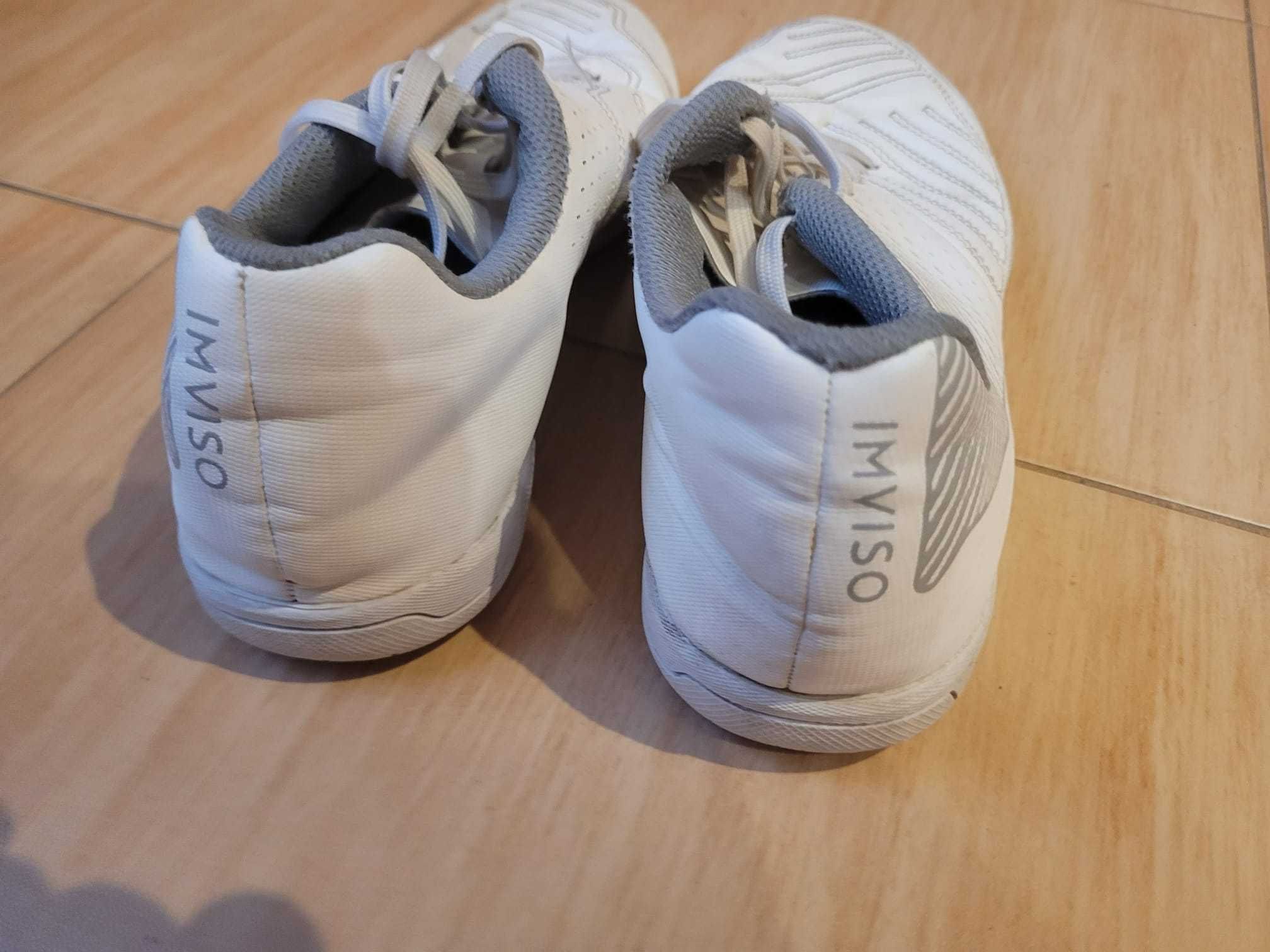 Buty sportowe do piłki nożnej r. 39 Decathlon