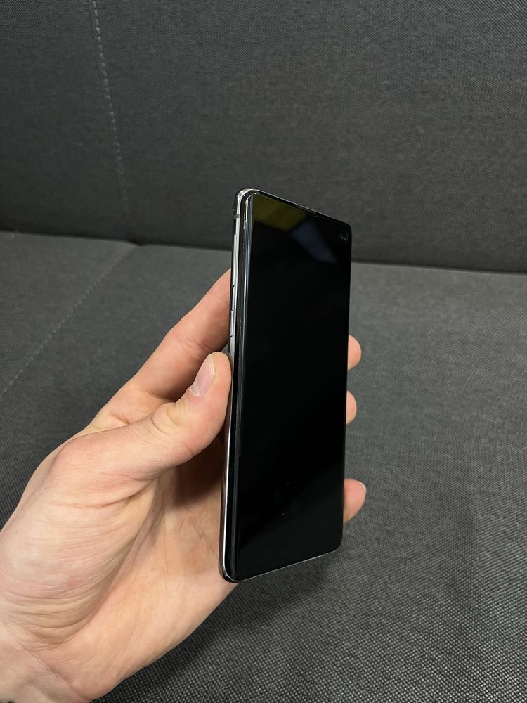 Смартфон Samsung Galaxy S10 6/128GB