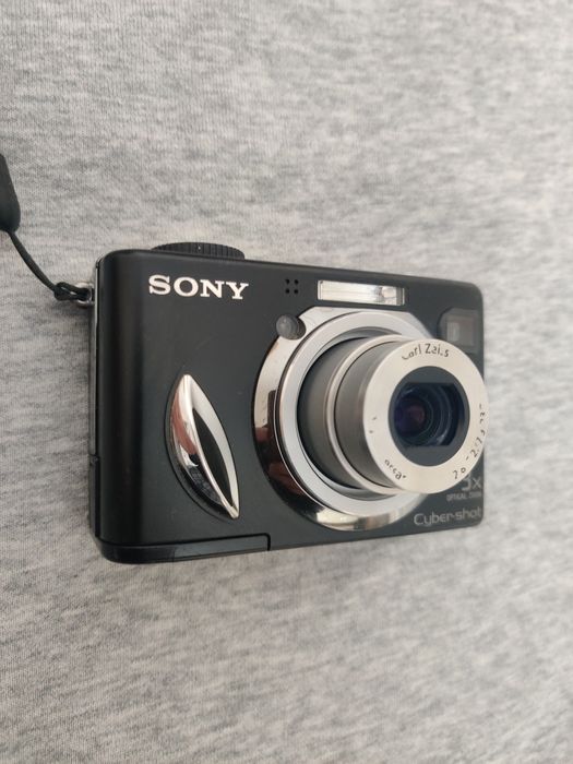 Sony Cyber-shot DSC-W17 Black Aluminum Japan Вінтажний фотоапарат