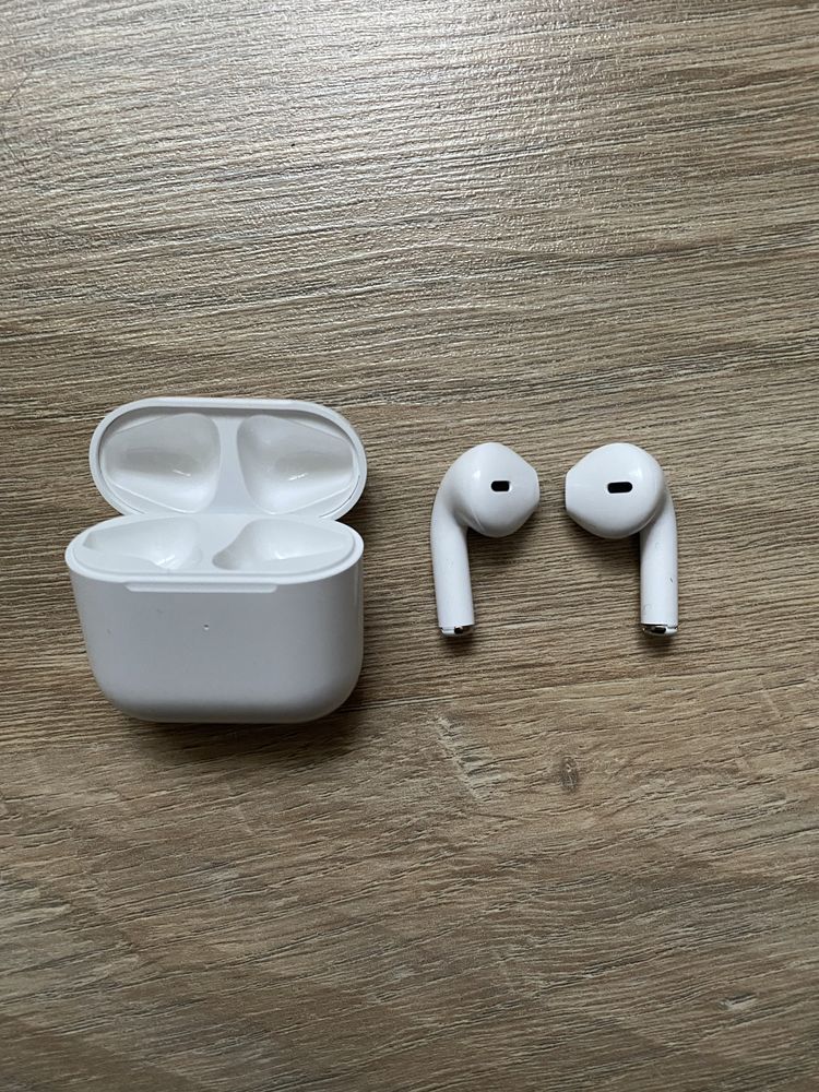 Безпроводні навушники airpods