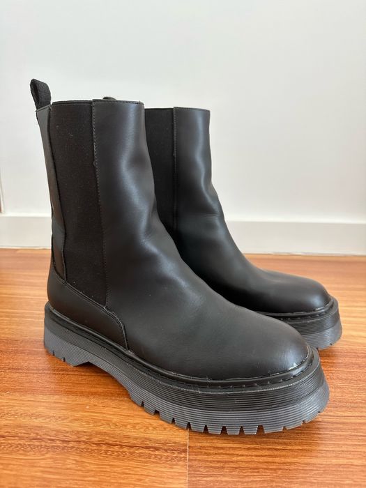 Botins pretos Chelsea Corina