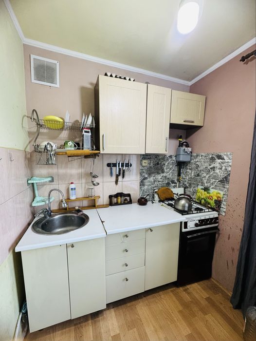 Продам двох кімнатну біля озера у м.Новий Розділ.