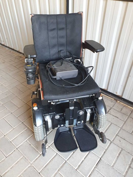 Wózek inwalidzki elektryczny Permobli C300 siedzisko 44 cm -4