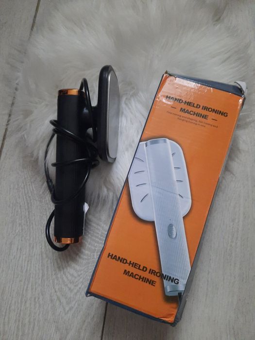 Mini żelazko do prasowania ubran